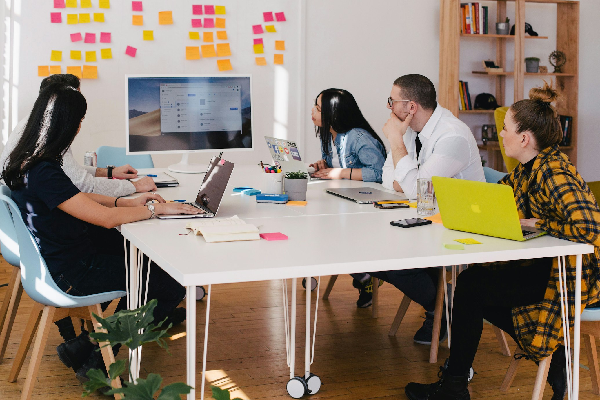 Professional AI consulting session with team
